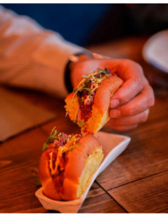 Brioche de steaktartar al toque de mostaza