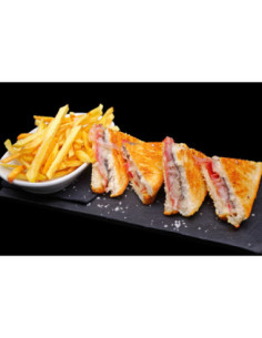 Biquini trufado con jamón ibérico y mozzarella